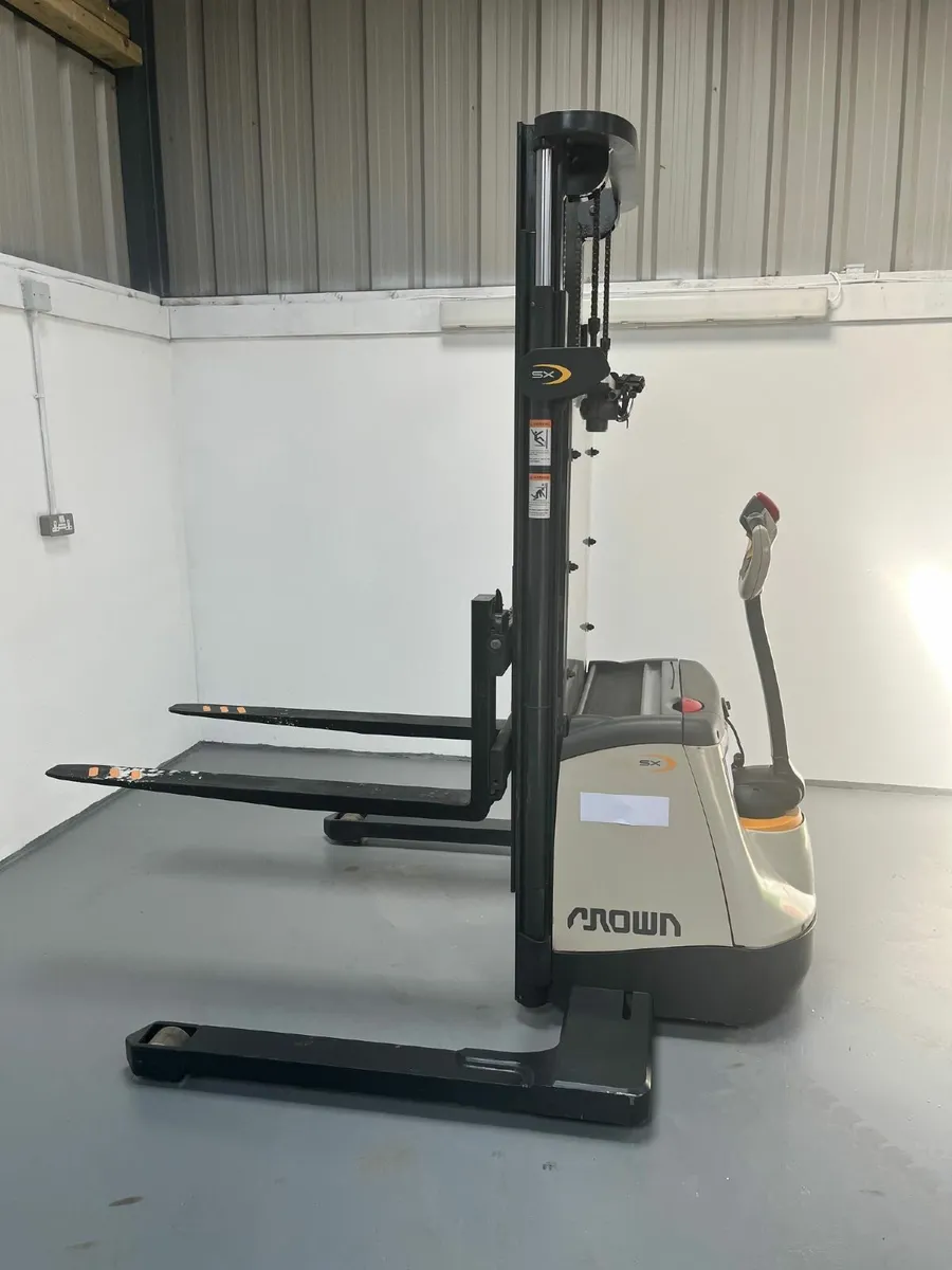 Forklifts, Pallet Trucks, Reach Trucks for sale - Image 2