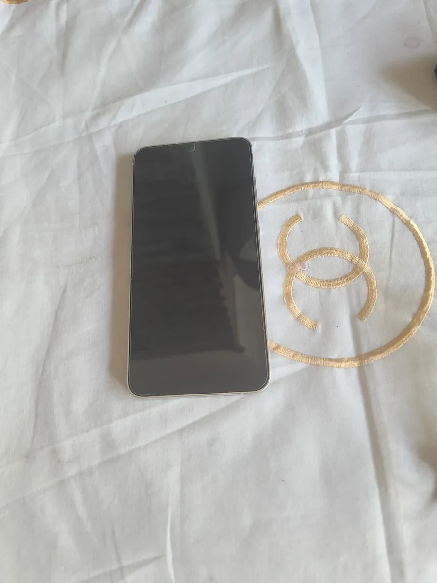 Samsung galaxy S24 plus - Image 4