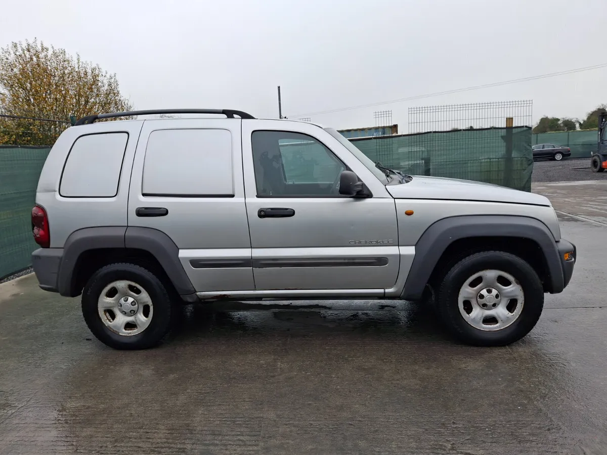2005 Jeep Cherokee DRIVE HOME - Image 3