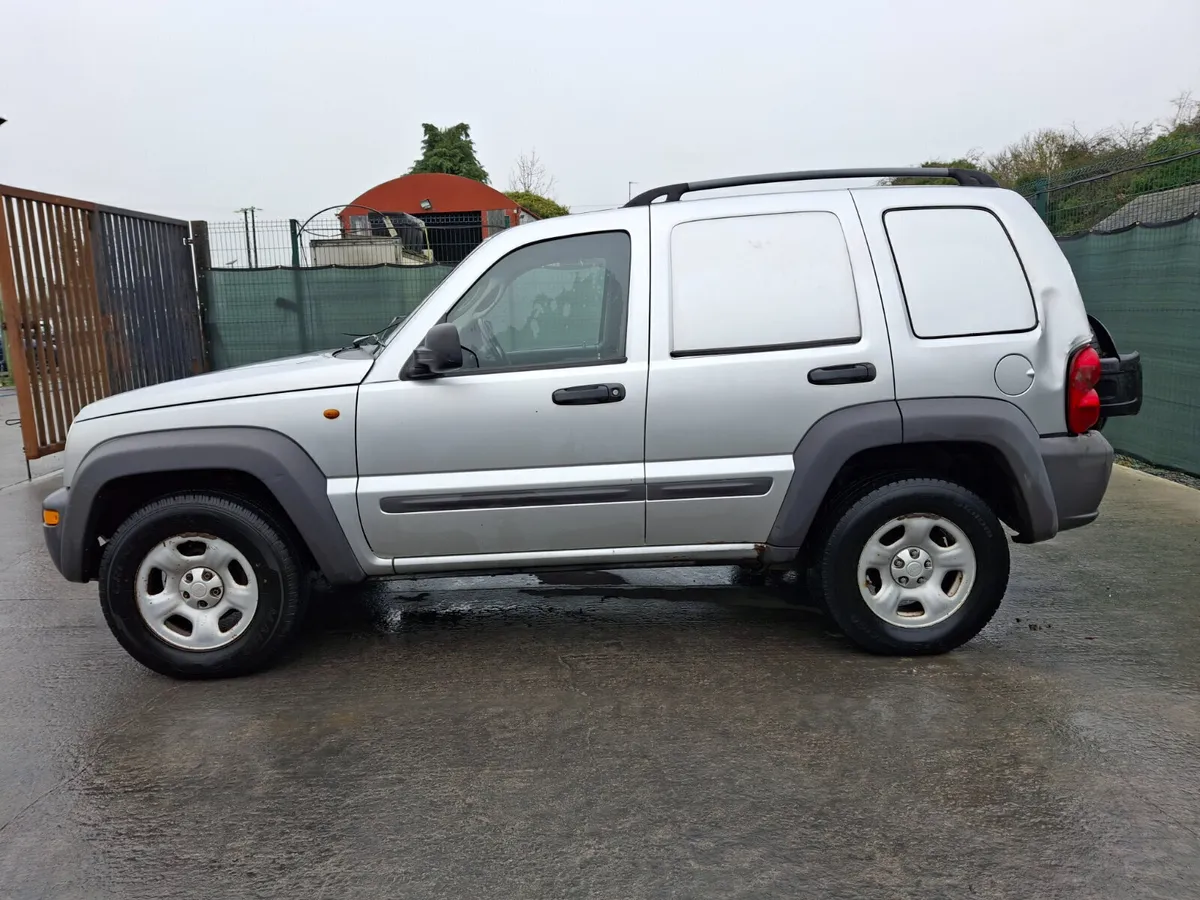 2005 Jeep Cherokee DRIVE HOME - Image 4