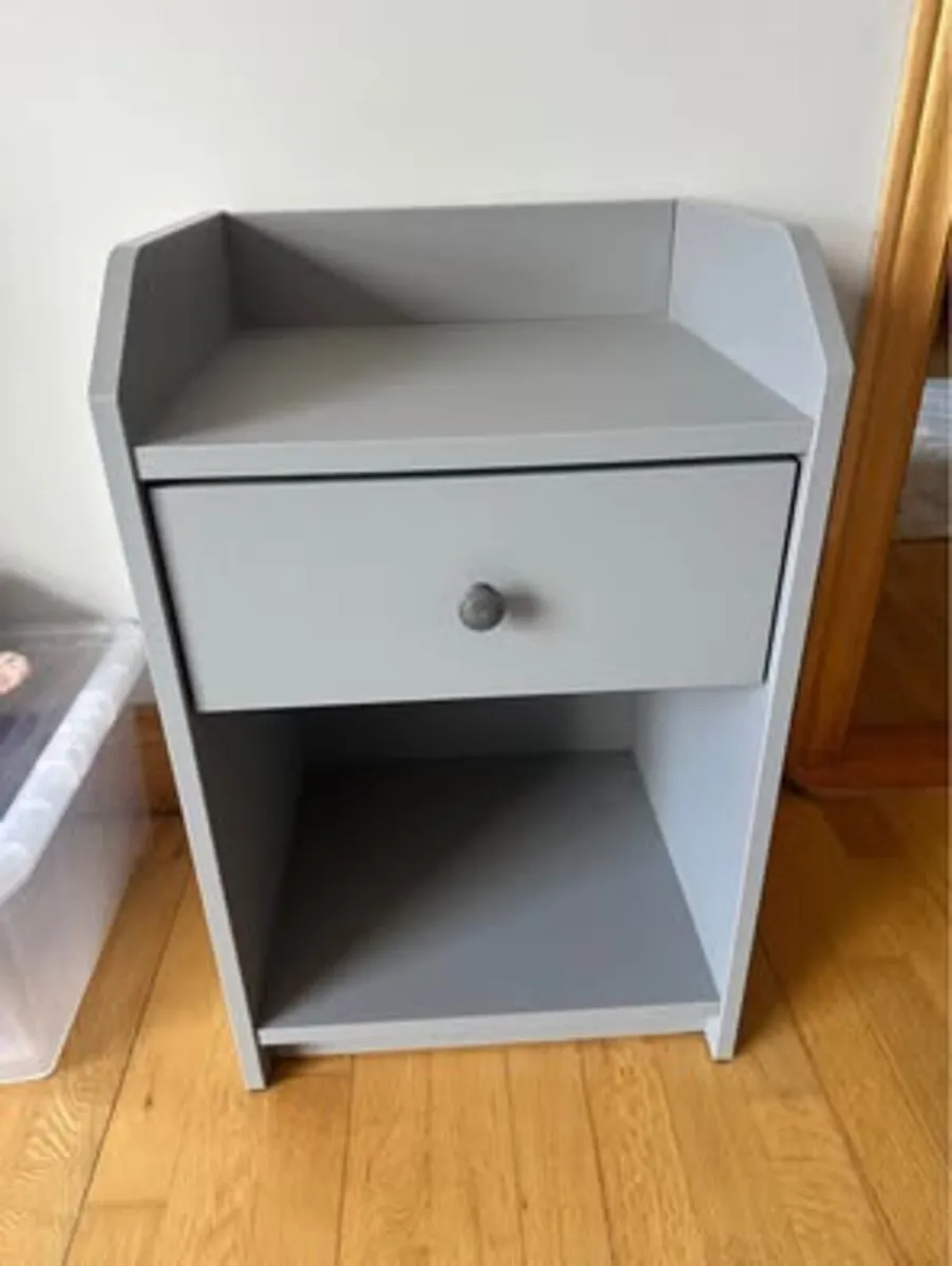 Bedside tables - Image 1