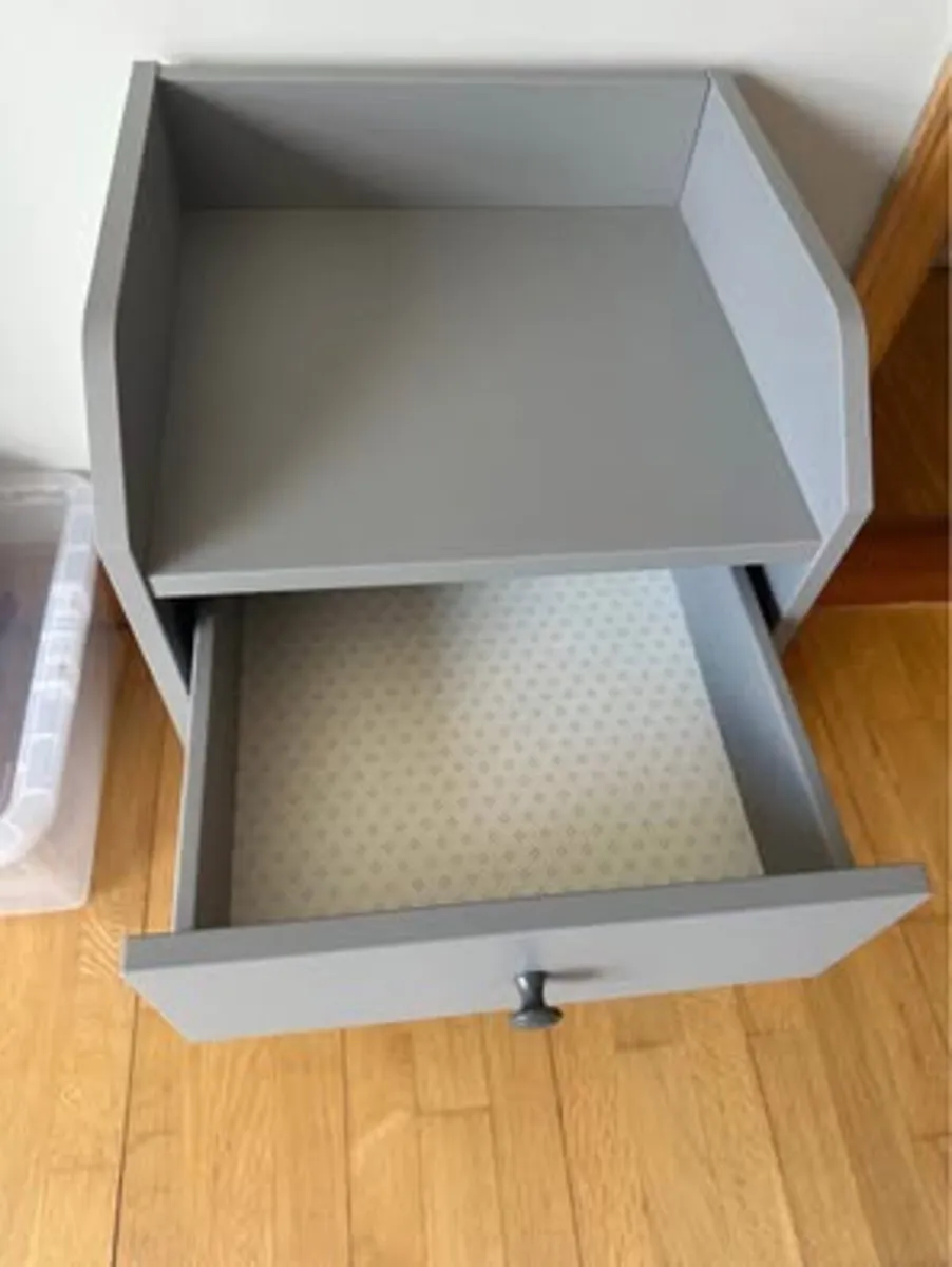 Bedside tables - Image 2