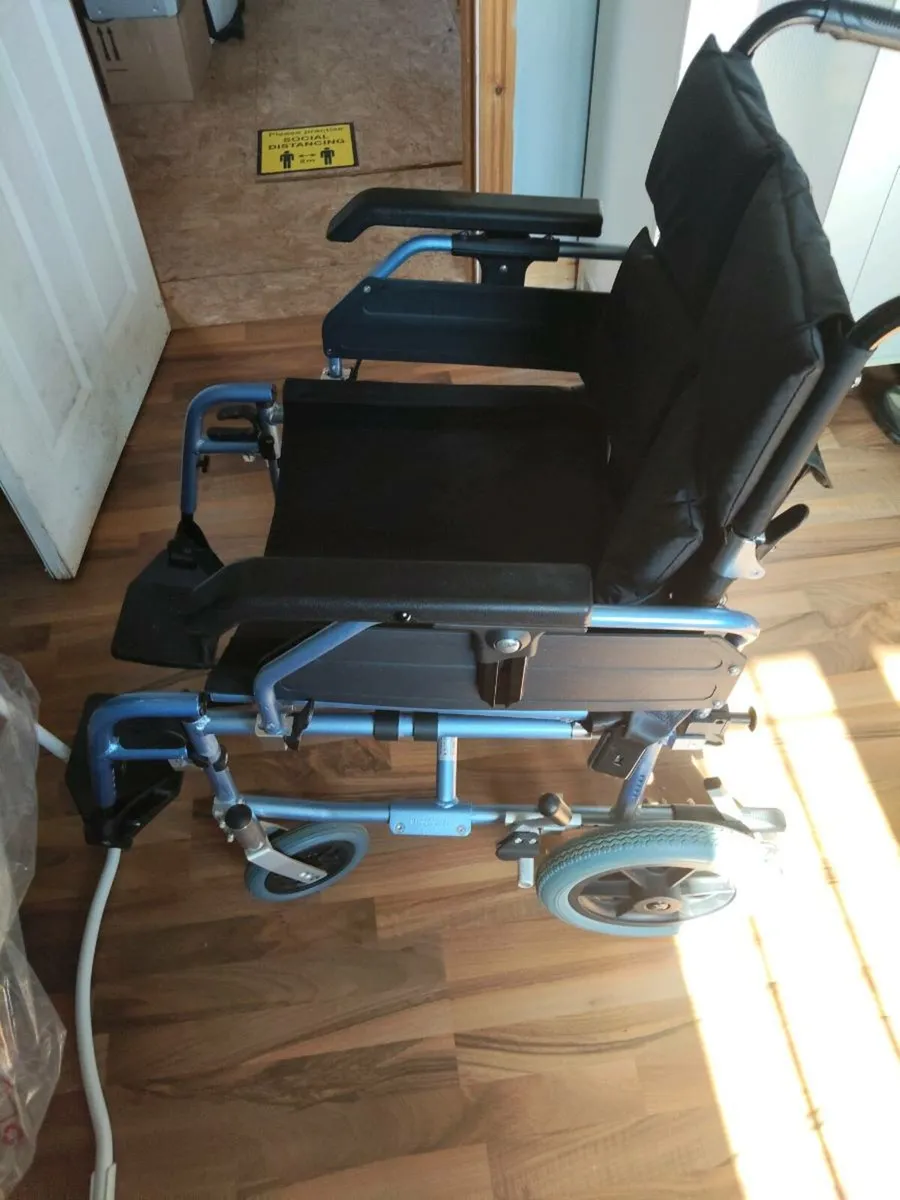 Aktiv wheel chair - Image 3