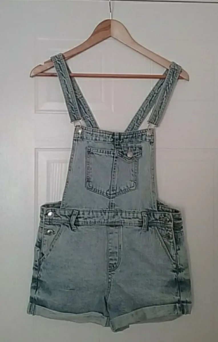 Girls Denim Shorts NEW 12-13yrs - Image 1