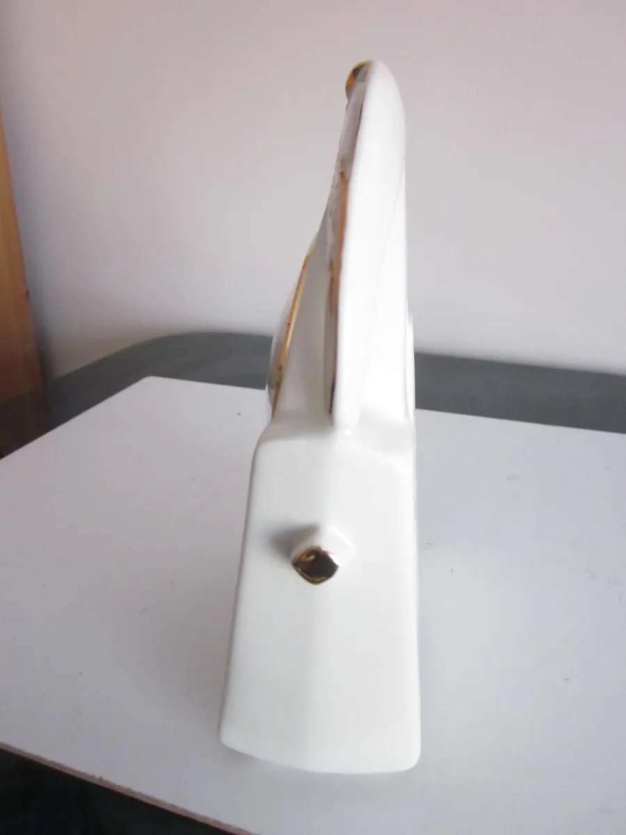Cre Irish Porcelain Celtic Shrine Clock - Image 3