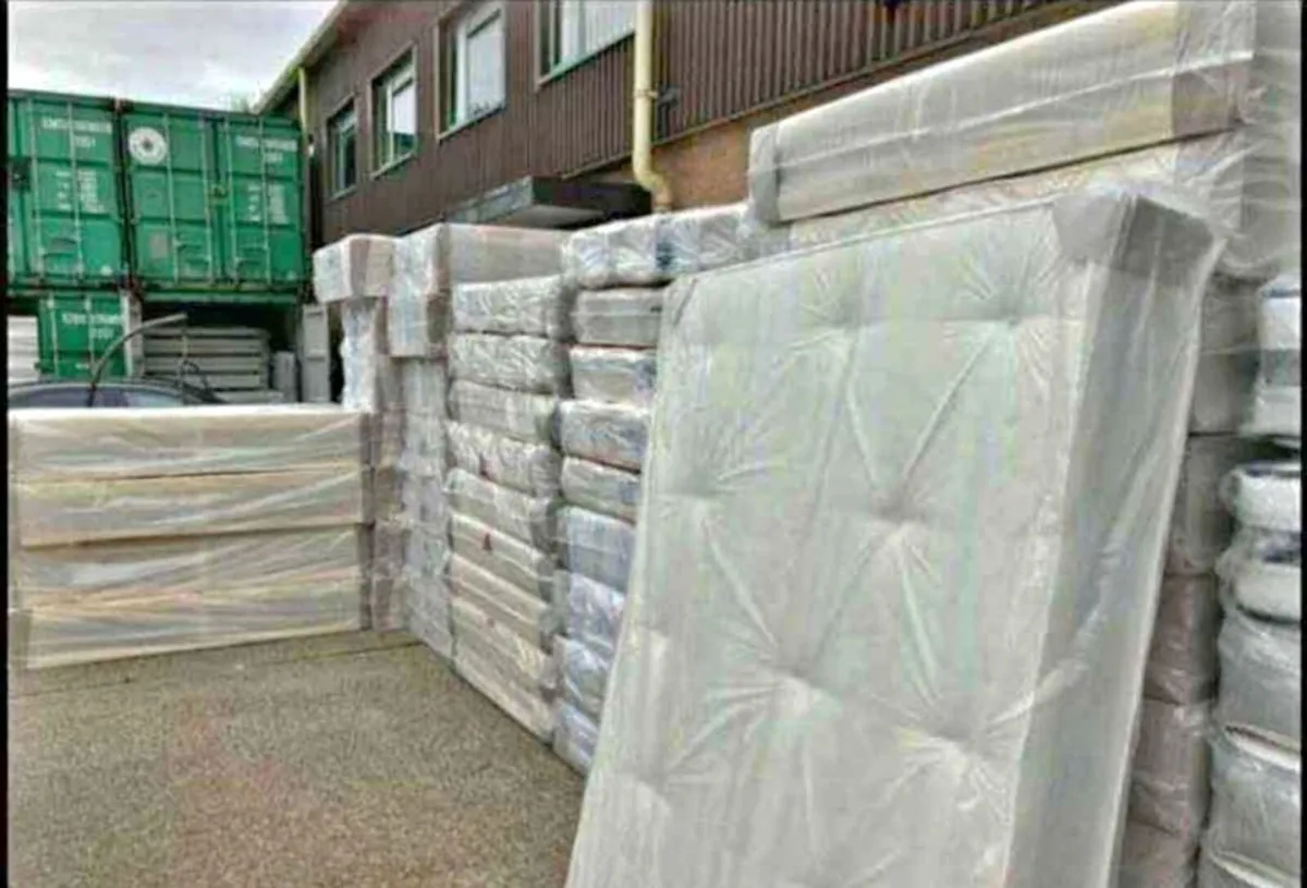 Brand New Memory Foam Mattresses – On Sale Now!
Av - Image 4