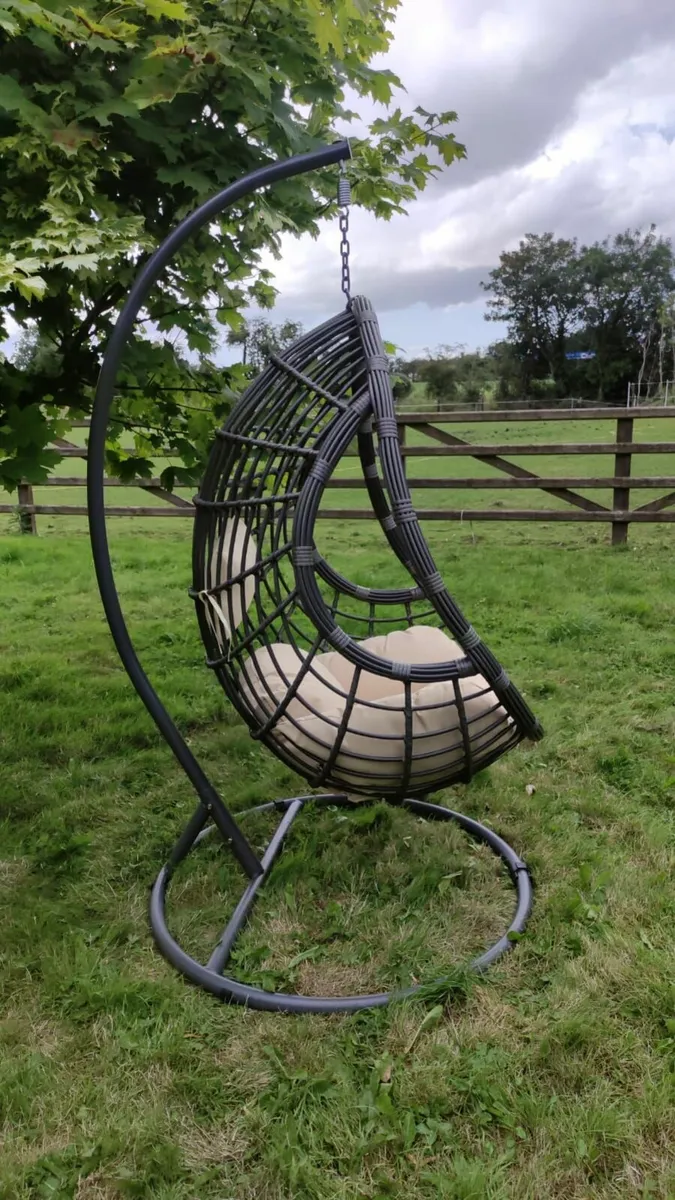 Hanging Swings Eggs – Metal Frame – Free delivery - Image 3