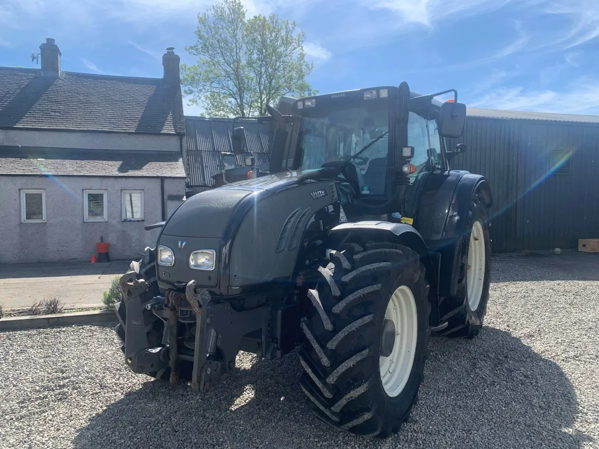 Valtra T213 (2012) - Image 1