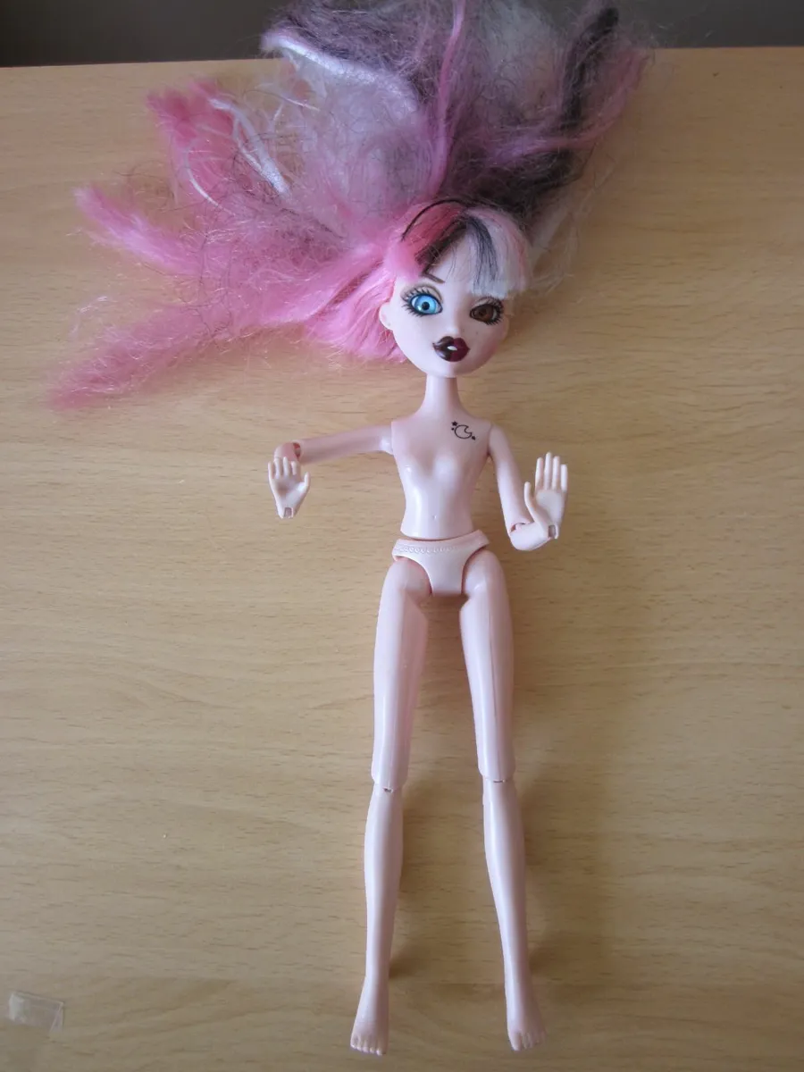 2012 MGA Bratz Bratzillaz Cloetta Spelletta doll - Image 1