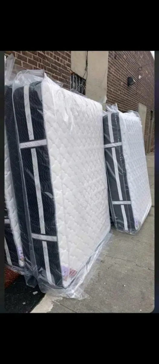 Brand New Memory Foam Mattresses – On Sale Now!
Av - Image 2
