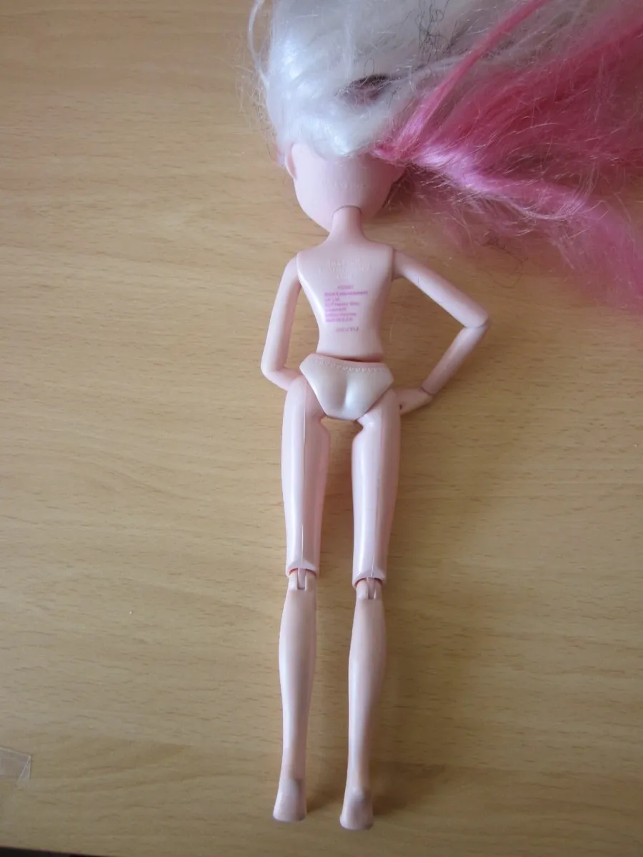 2012 MGA Bratz Bratzillaz Cloetta Spelletta doll - Image 3