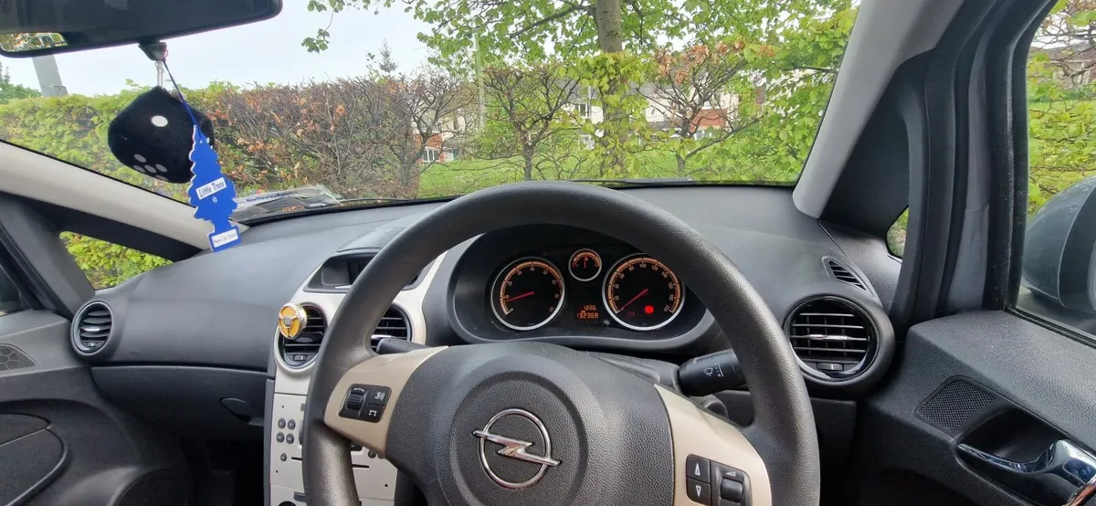 Opel Corsa 2010 - Image 3