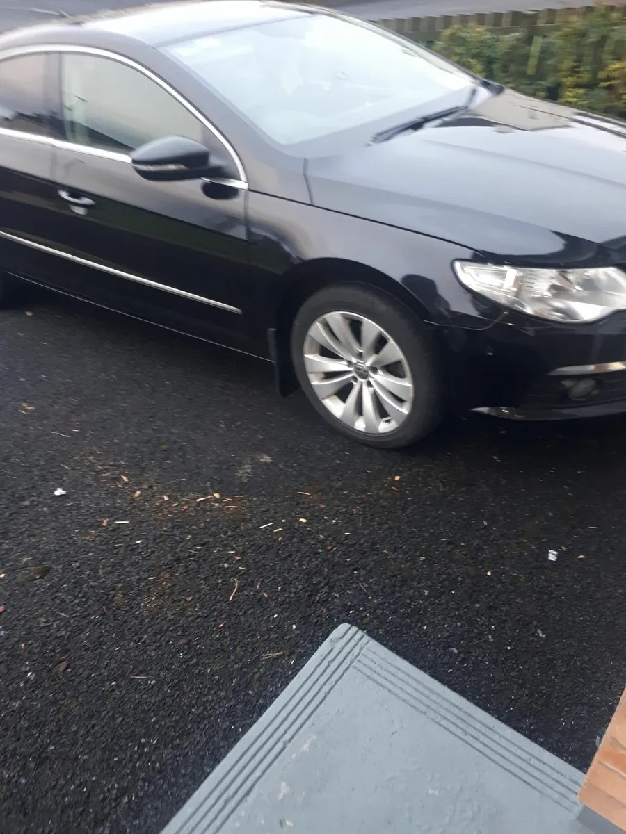 Volkswagen Passat 2009 - Image 2