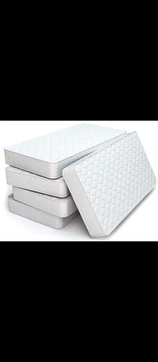 Brand New Memory Foam Mattresses – On Sale Now!
Av - Image 1
