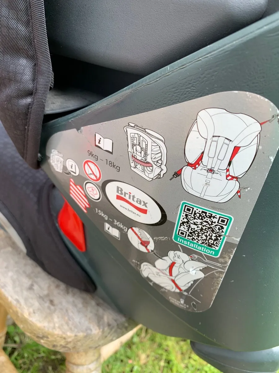 Britax Car Seat - Image 4