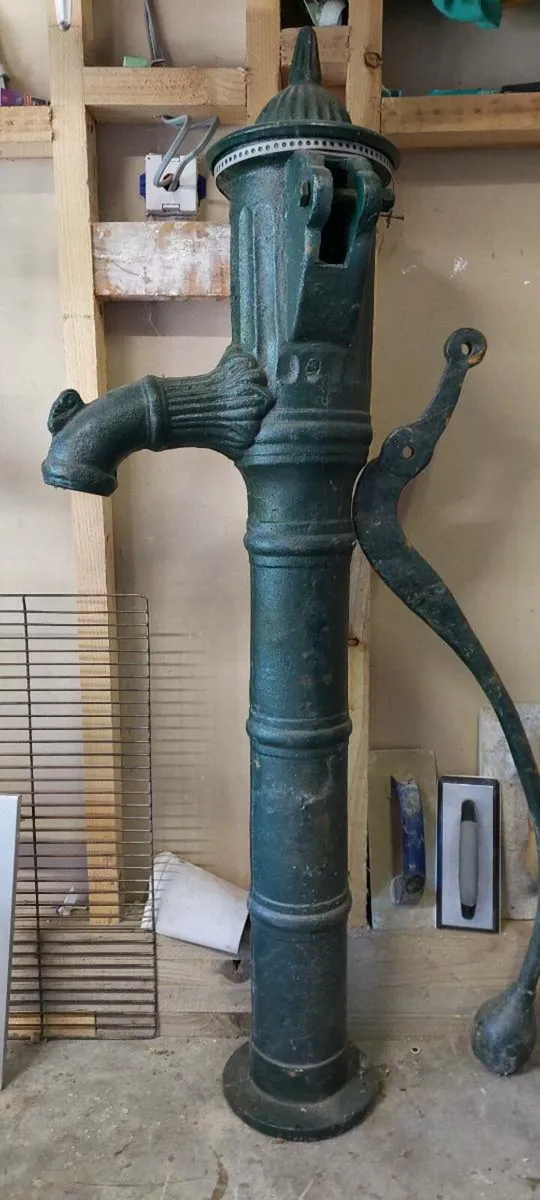 Cast iron water pump and postbox - Image 1