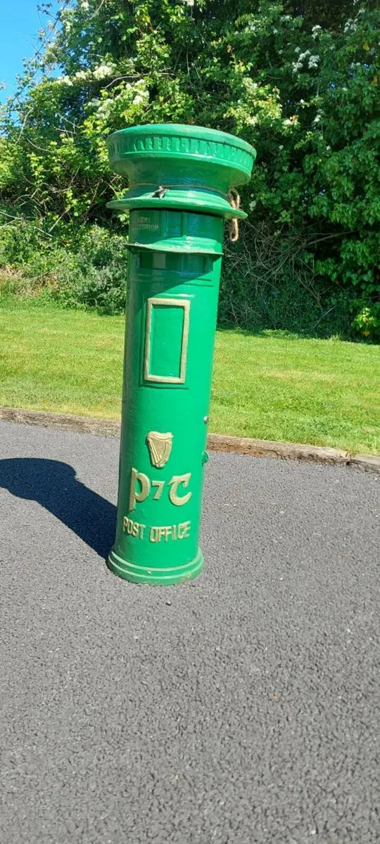 Cast iron water pump and postbox - Image 3