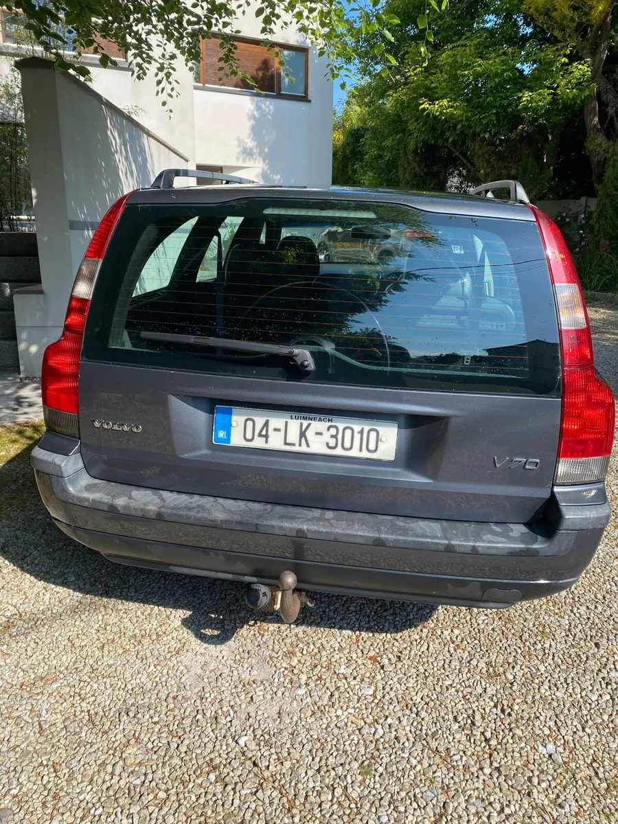 Volvo V70 2004 2L petrol - Image 4