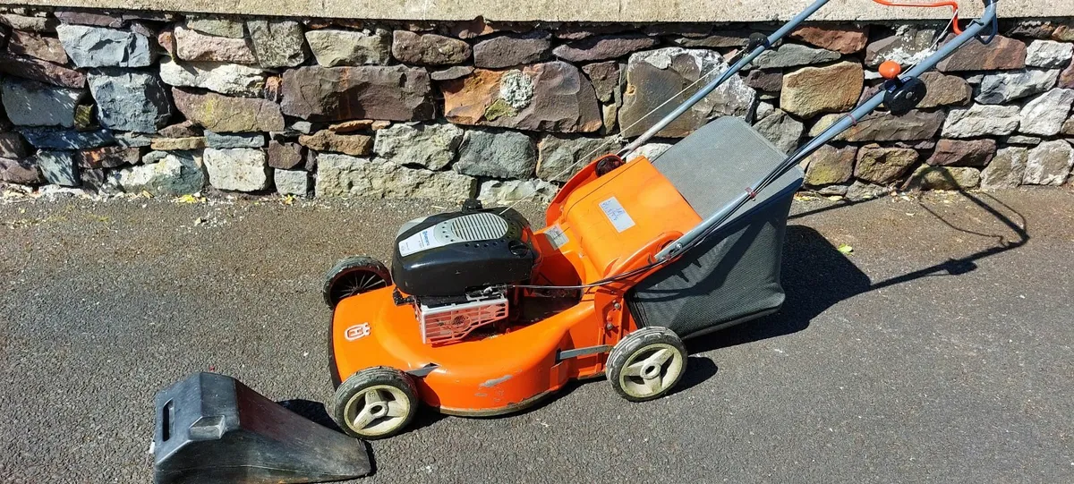 Husqvarna lawnmower self drive. - Image 3