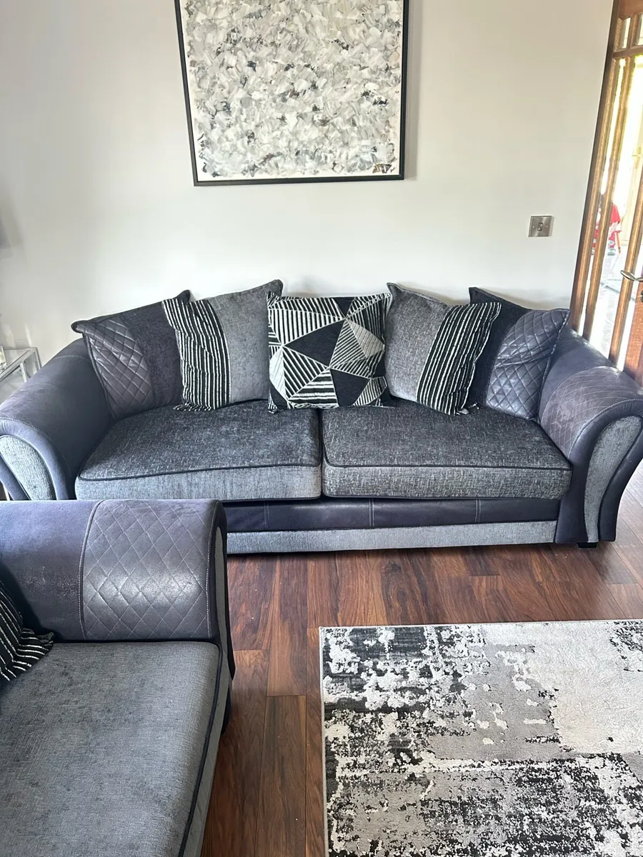 Couch’s & Armchair - Image 3