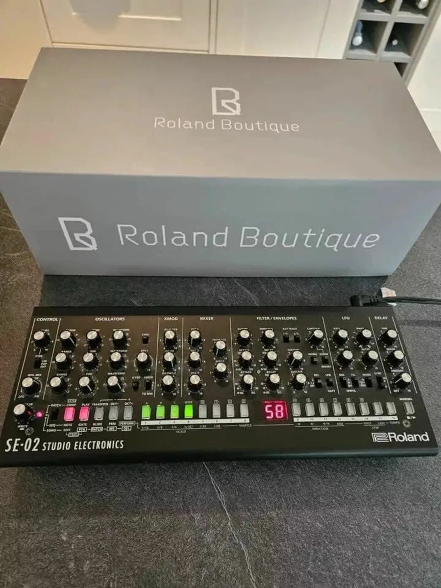 Roland Boutique SE-02 - Image 1