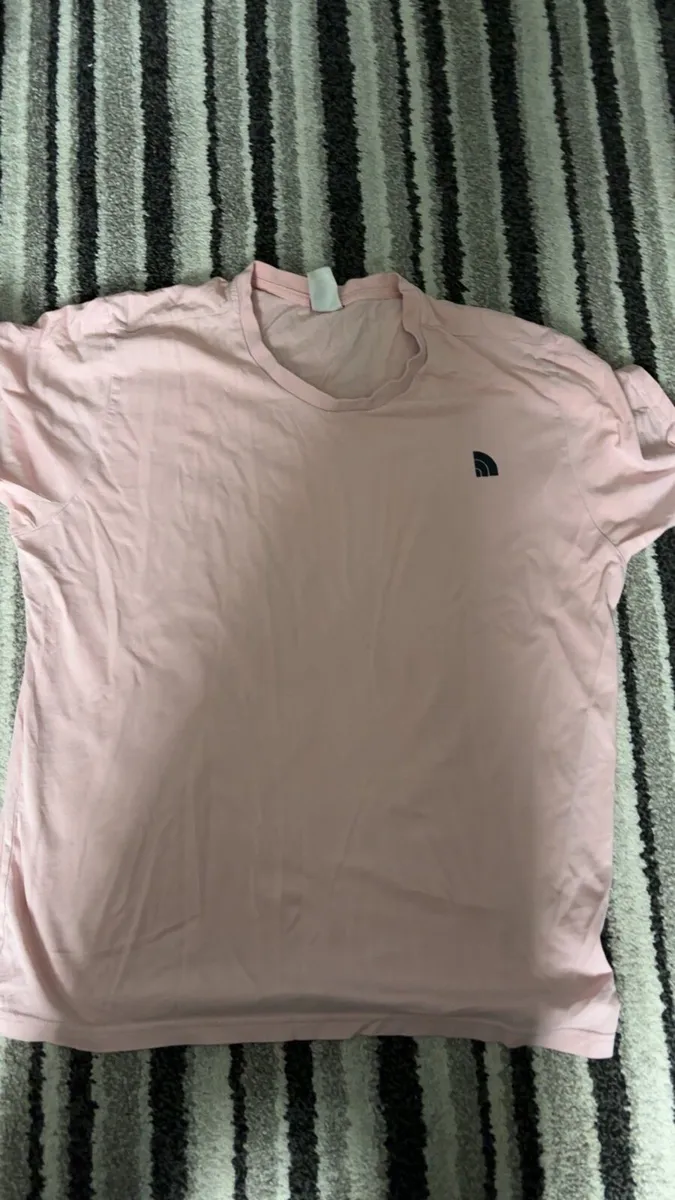 T-Shirts Size S & M - Image 2