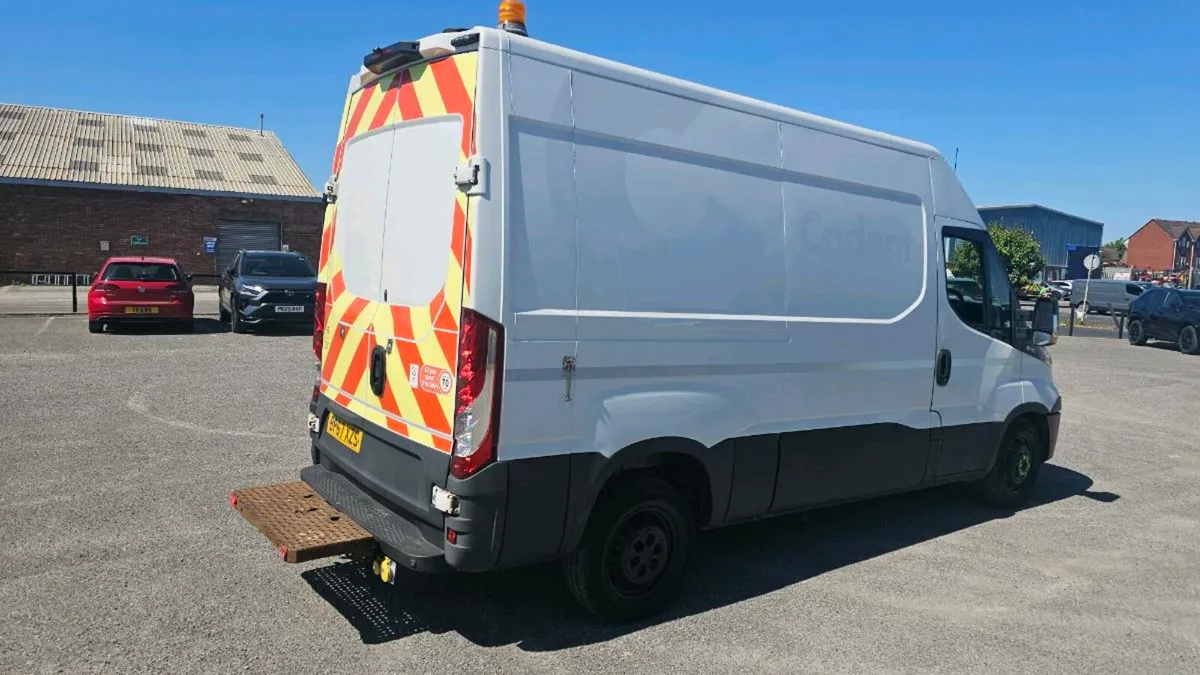 2018 iveco daily workshop utility van - Image 2