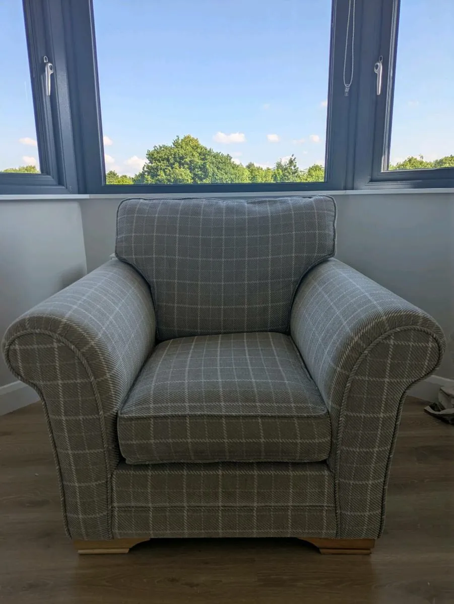 Grey armchair - Image 3