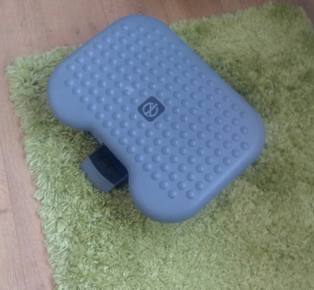 Sit/Stand Desk. Office Chair & Footrest - Image 3
