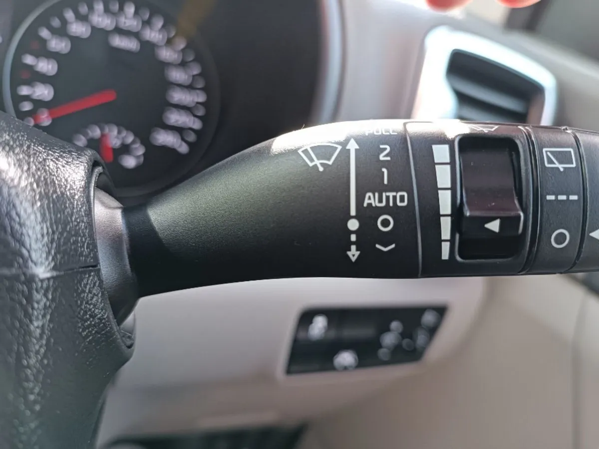 Kia Sportage Platinum Sunroof 1.7dheated Leather - Image 2
