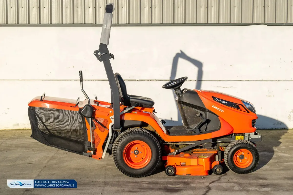 2023 Kubota GR2120 Ride-on Lawnmower - Image 2