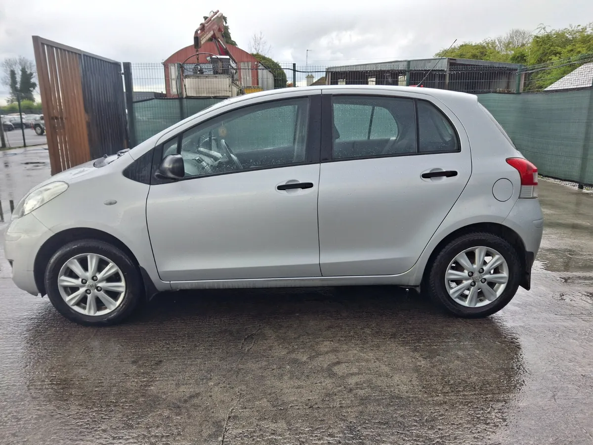2011 Toyota Yaris  1.0 Petrol - Image 4