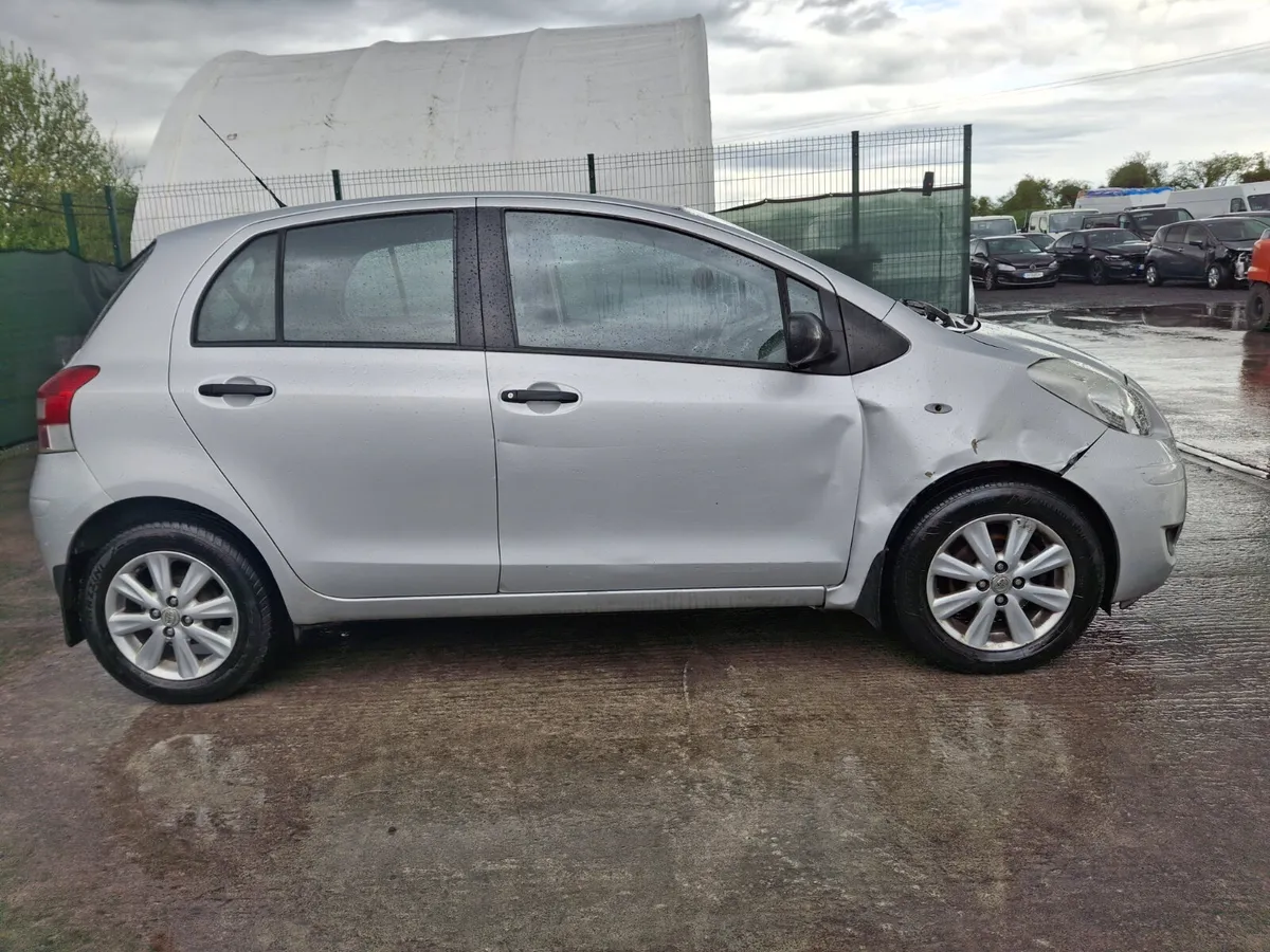2011 Toyota Yaris  1.0 Petrol - Image 3