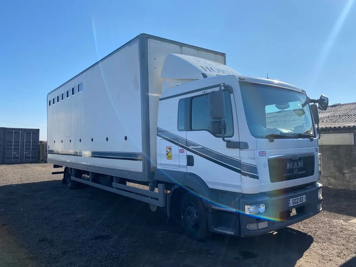 2012 Man 12 ton Horsebox - Image 4