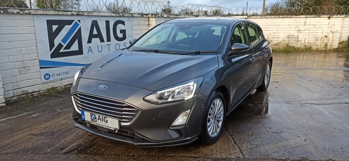 212 Ford Focus 1.5 TDCi TITANIUM SAT NAV Hatchback - Image 2