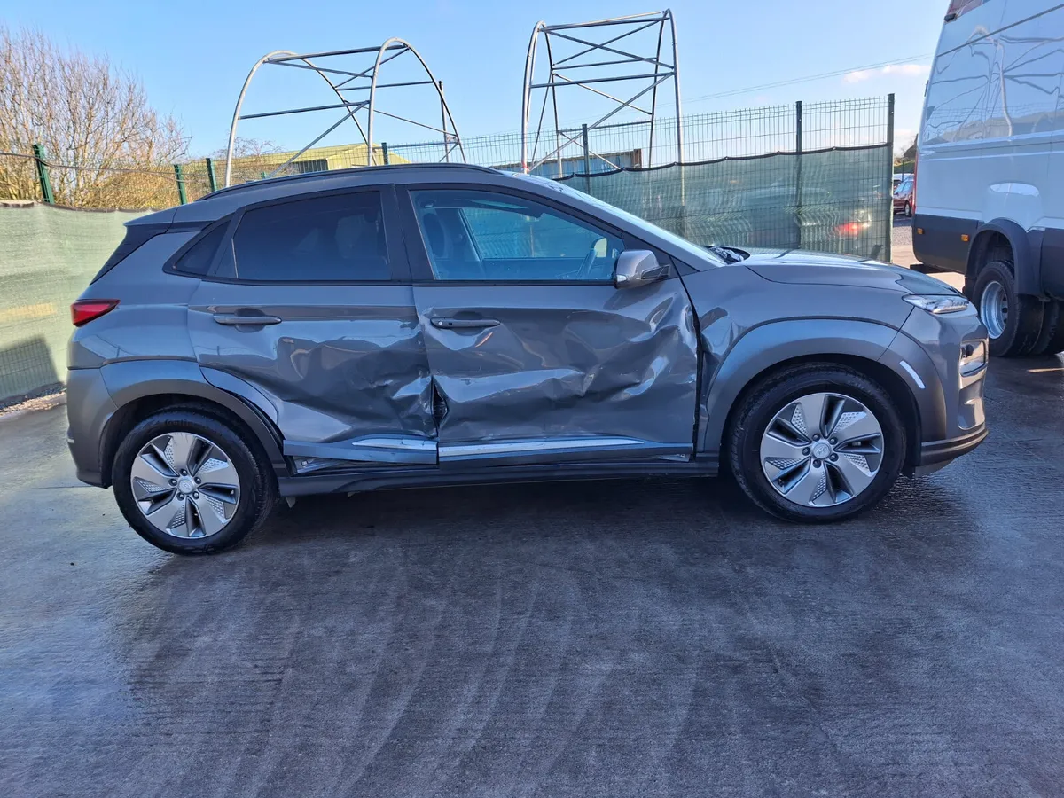 202 Hyundai Kona  Premium  204ps  107 miles - Image 3