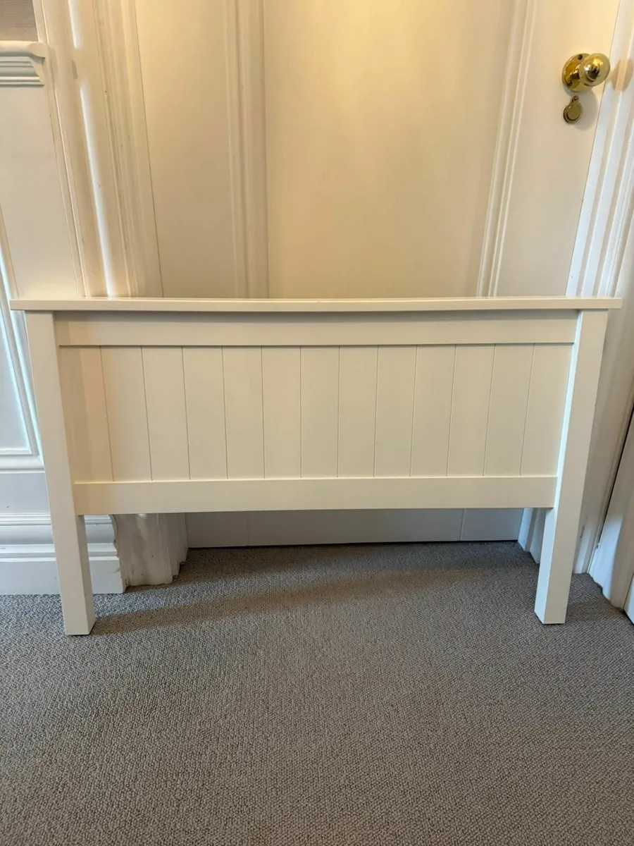 Childrens Bed & Mattress - Image 4