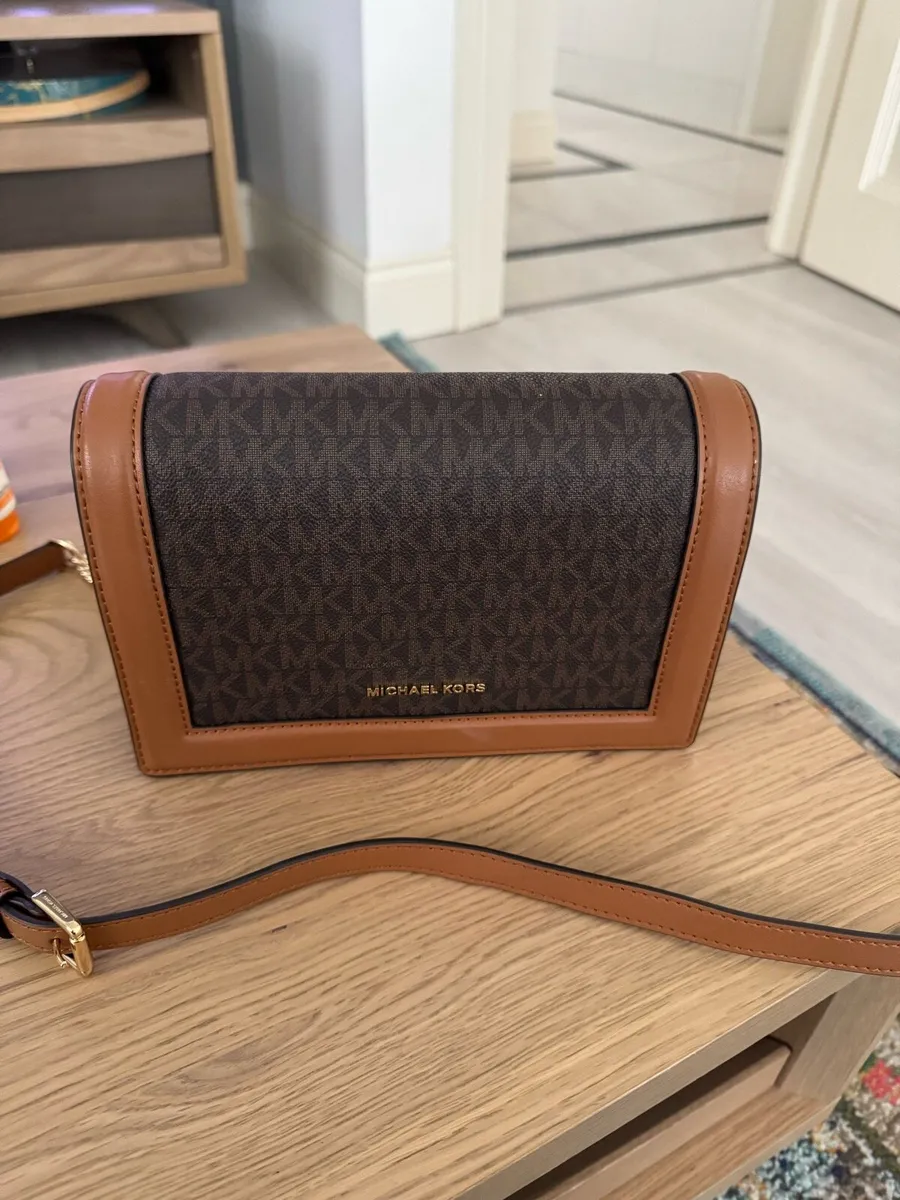 Michael kors bag - Image 1