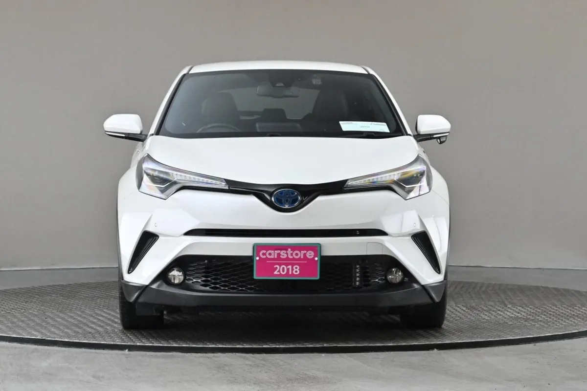 Toyota C-HR 1.8 Hybrid  half Leather reverse Cam - Image 2