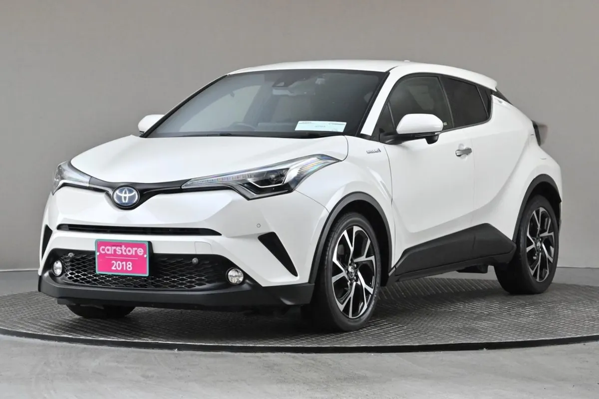 Toyota C-HR 1.8 Hybrid  half Leather reverse Cam - Image 3