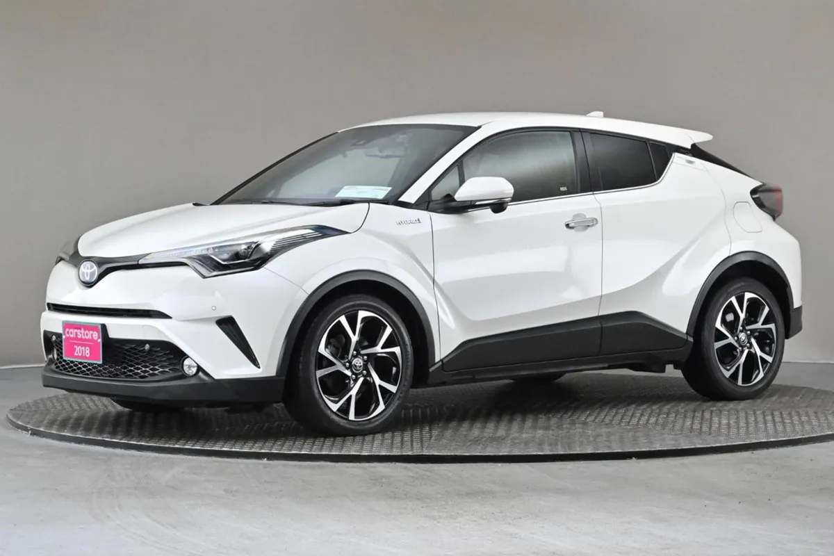 Toyota C-HR 1.8 Hybrid  half Leather reverse Cam - Image 4