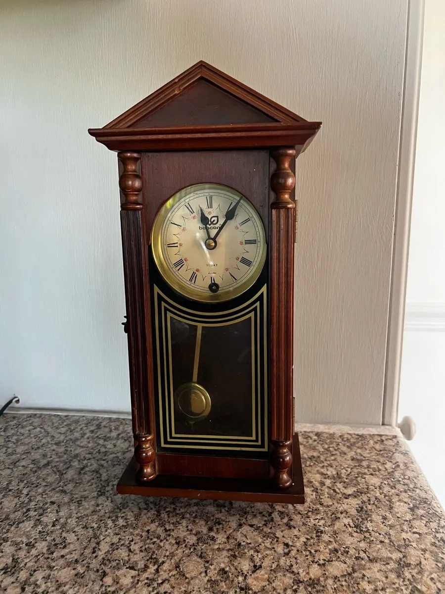 Vintage Beacon Wall/ Mantel Pendulum Clock - Image 1