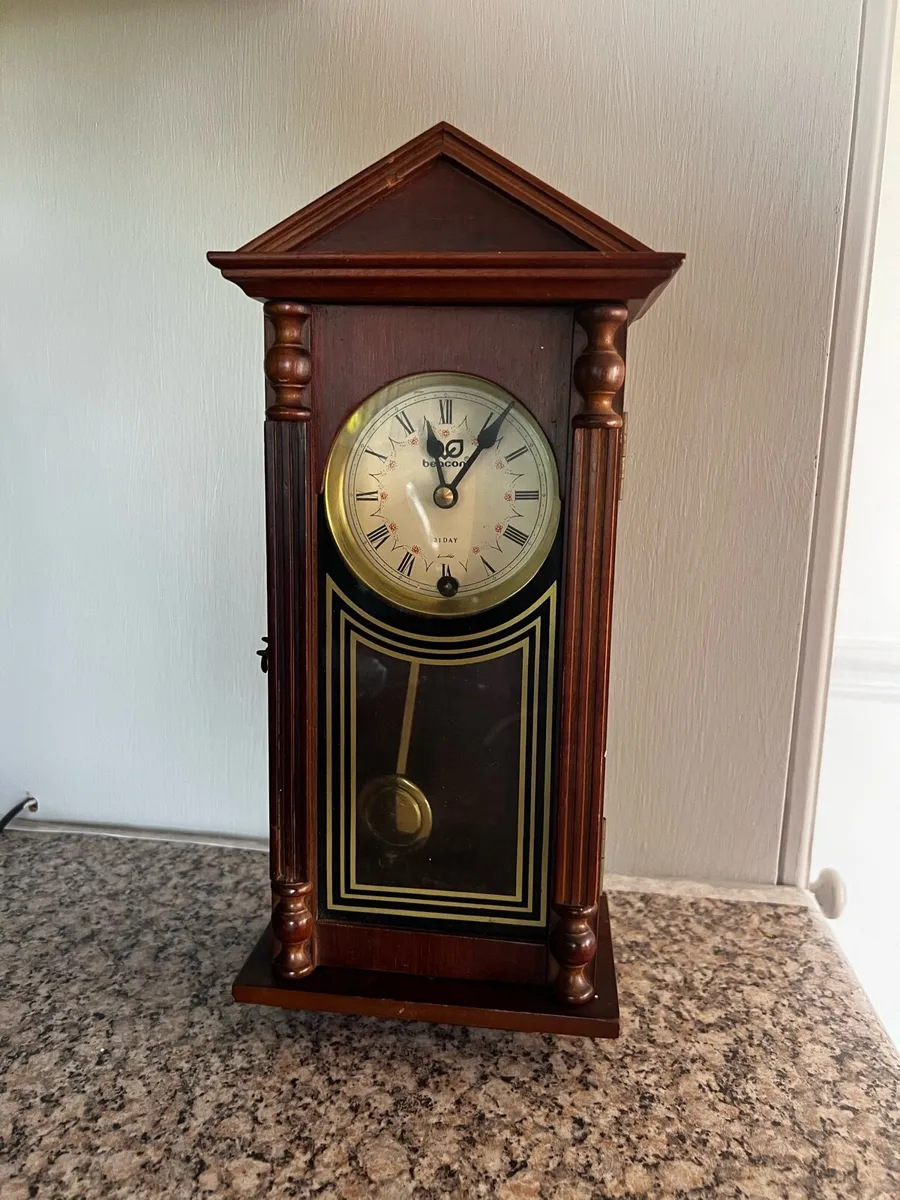 Vintage Beacon Wall/ Mantel Pendulum Clock - Image 2