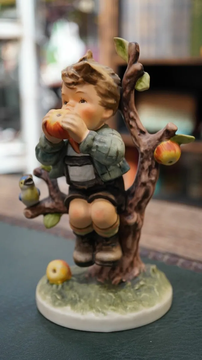 Goebel Hummel Figurine - An Apple A Day - Image 2