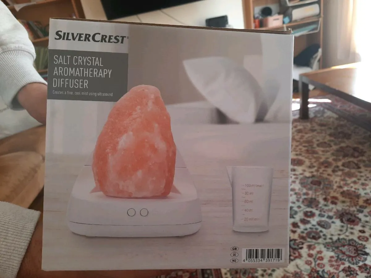 Salt crystal aroma therapy diffuser