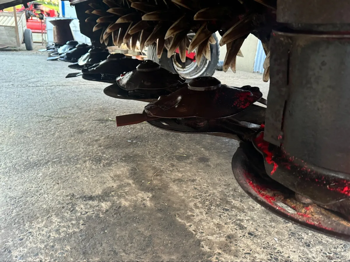 Farm machinery - Image 2