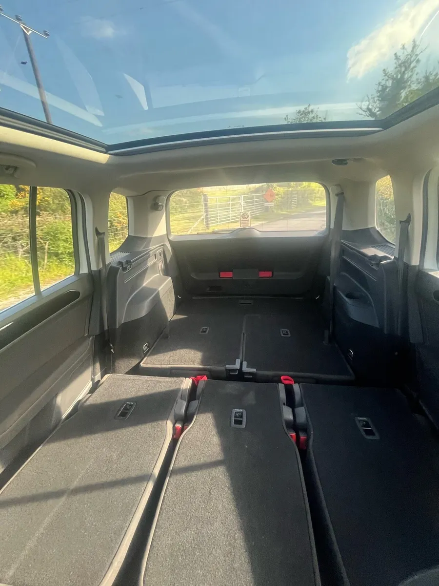 Volkswagen Touran  7-Seater - Image 3