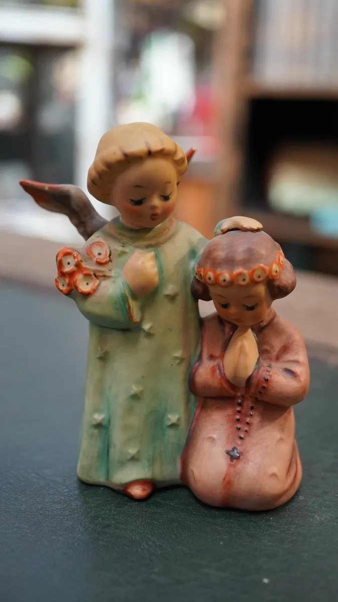 Goebel Hummel Figurine - Angel with Praying Child - Image 2