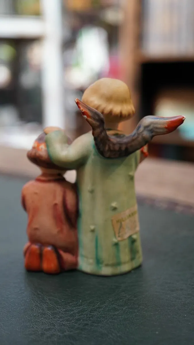 Goebel Hummel Figurine - Angel with Praying Child - Image 3