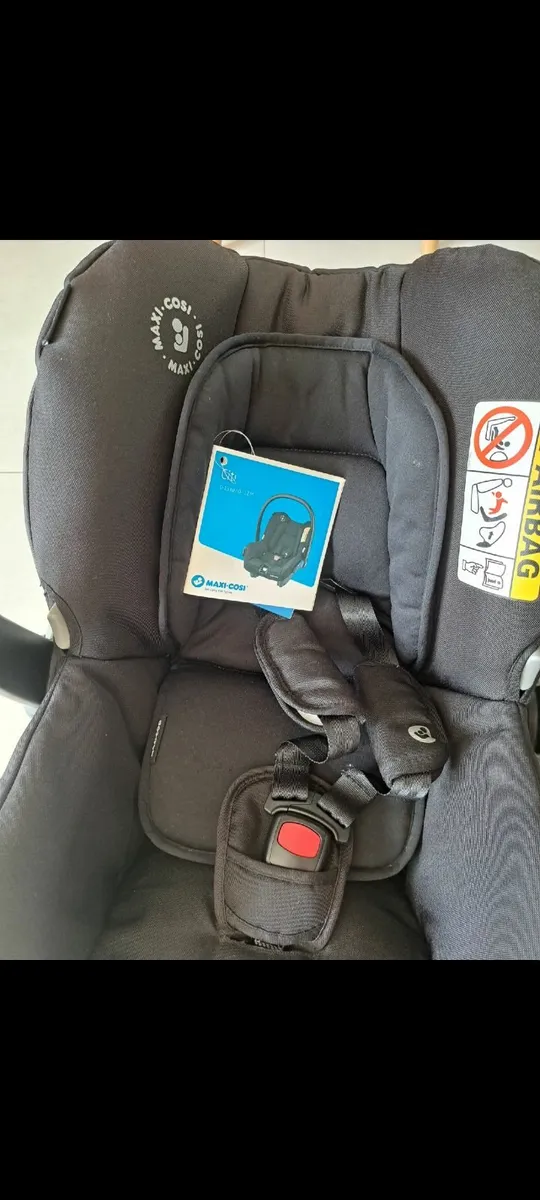 BABY CARRY / CAR SEAT IN PERFECT CONDITION - Image 2